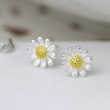 Load image into Gallery viewer, Silver daisy stud earrings with gold plated centres
