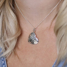 Load image into Gallery viewer, Silver hammered heart pendant
